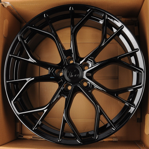Tisli Spider M 8.5x20/5x114.3 D67.1 ET35 Gloss Black