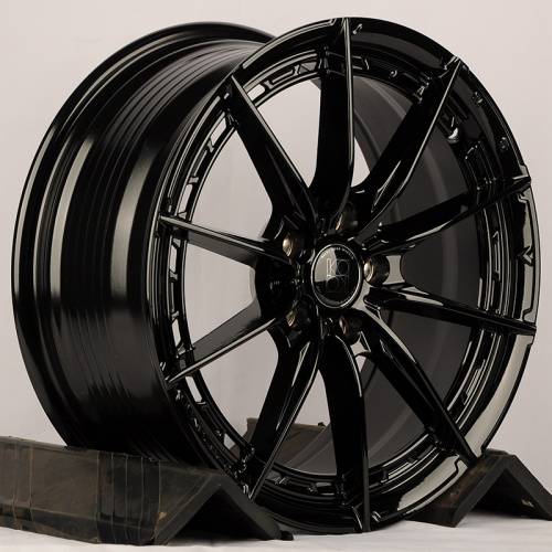 KoKo Kuture FF586 8.0x18/5x112 D66.45 ET38 Full Gloss Black