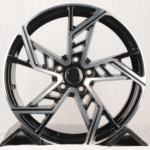 Ivision Wheel H3207F 8.0x18/5x112 D66.45 ET35 MB
