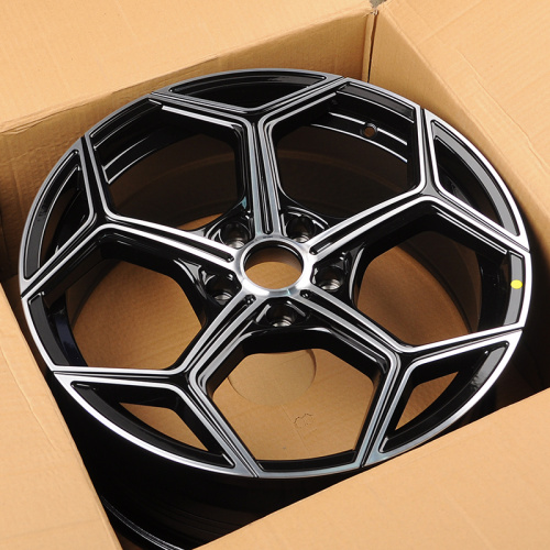 Koko Kuture SL562 7.5x17/5x108 D73.1 ET38 Gloss black face
