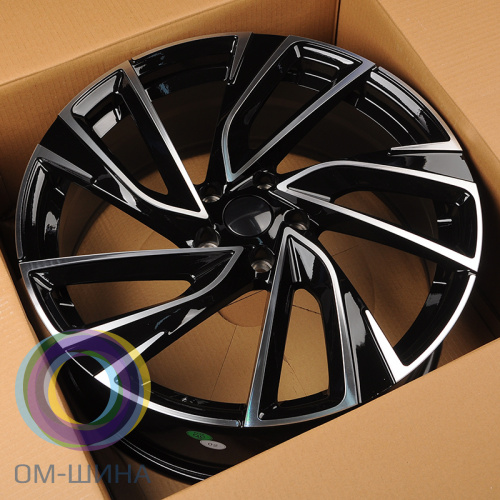 IWheel 8391 8.0x18/5x112 D57.1 ET45 Black Machined Face